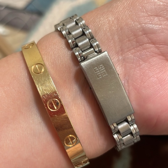 Givenchy Ladies Watch - Picture 9 of 10